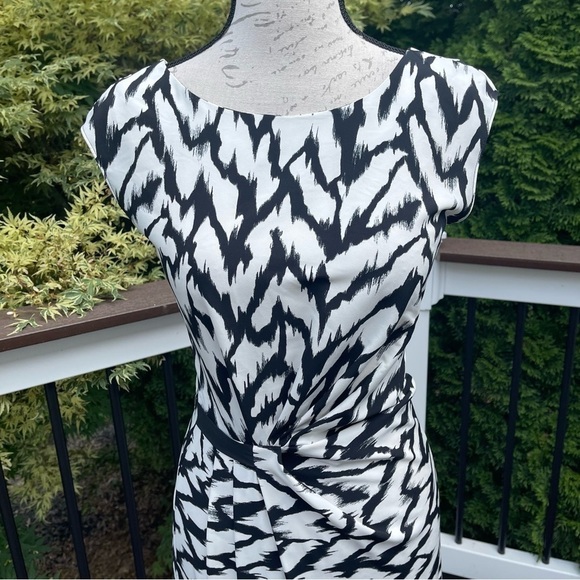 ARMANI Exchange Black & White Printed Dress Size 2 - Picture 8 of 11